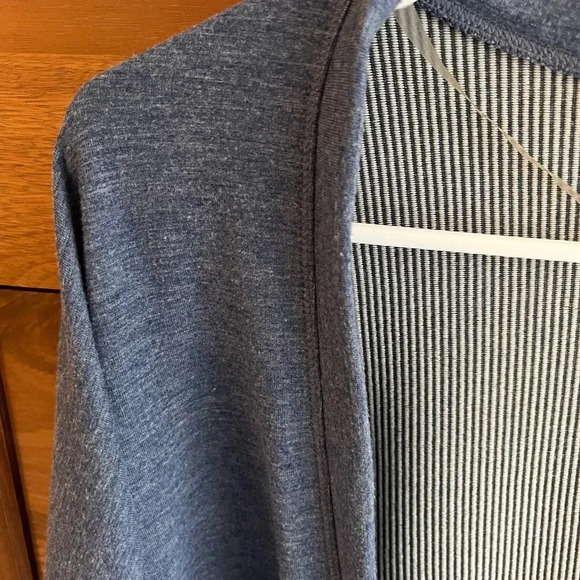LOLE Cardigan Size L - Picture 2 of 7